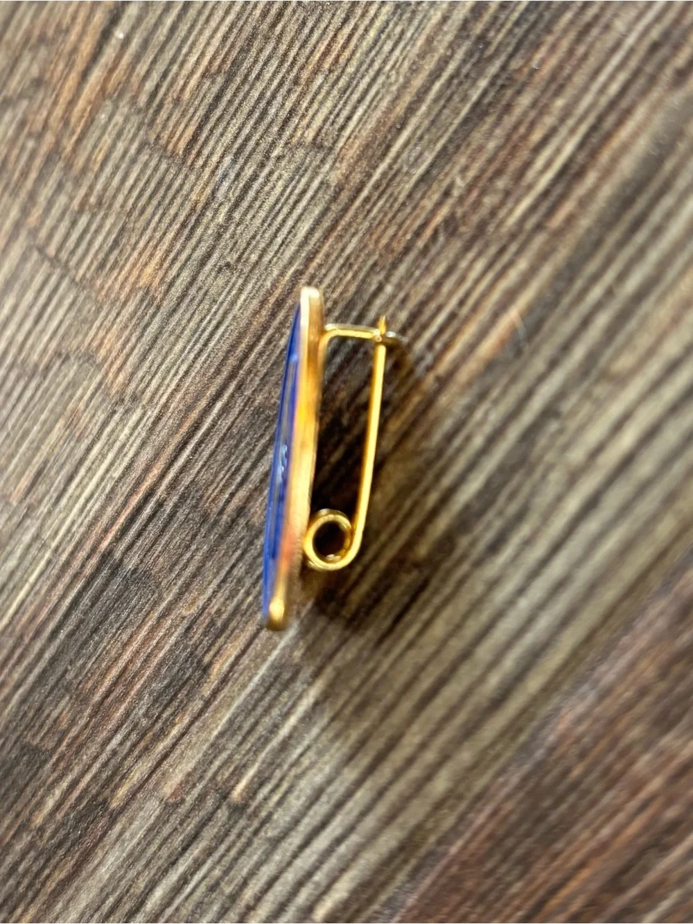 Vintage Brownie Girl Scout Two-Finger Salute Pin Blue Enamel Gold Tone Oval GSA